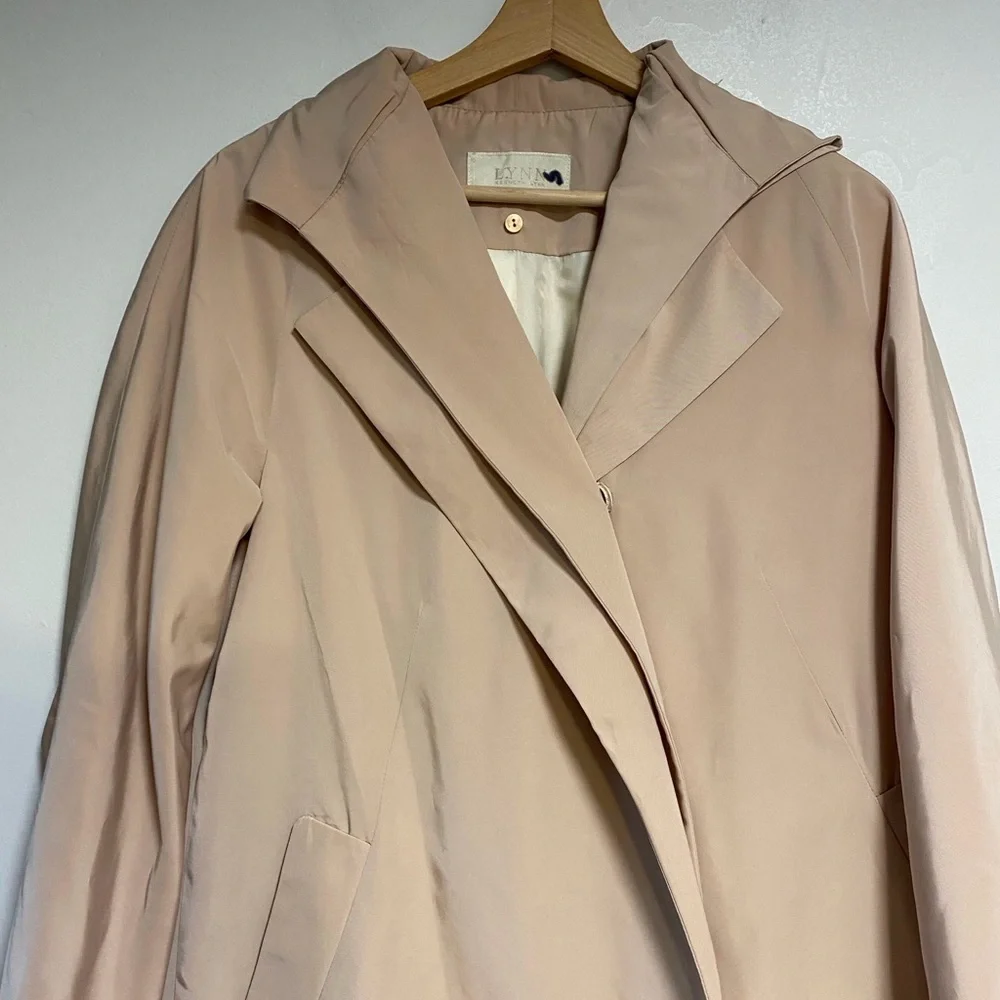 LYNN Kenneth Lynn Beige Lightweight Trench Coat – Size 2 (Bust 85cm) - Picture 8 of 14